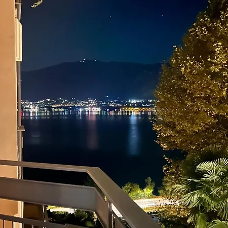 Modern With Balcony & View *