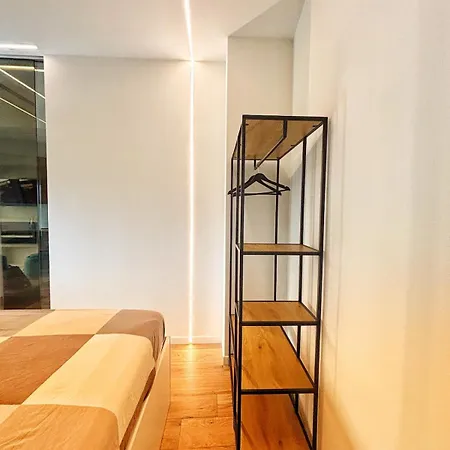 Modern With Balcony & View 아파트 베르바니아